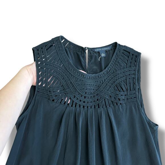 Banana Republic 100% Silk Black Sleeveless Blouse Top‎ M Cutout Neckline - Picture 5 of 8